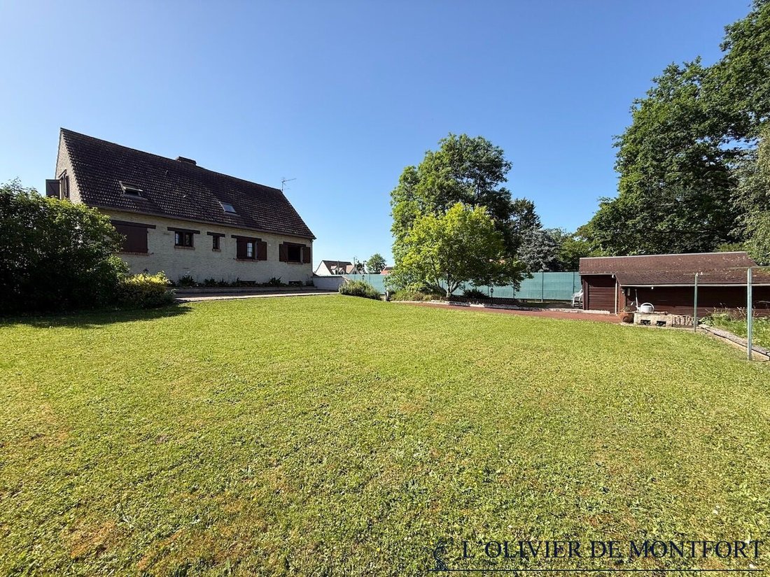 House in Montfort-l'Amaury, Ile-de-France, France 3 - 18597435