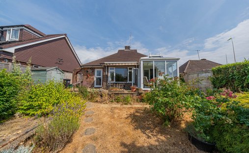 Bungalow in Haywards Heath, England 1
