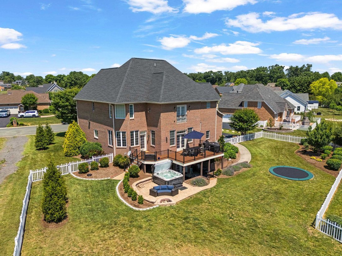 House in Fishersville, Virginia, United States 5 - 18599681