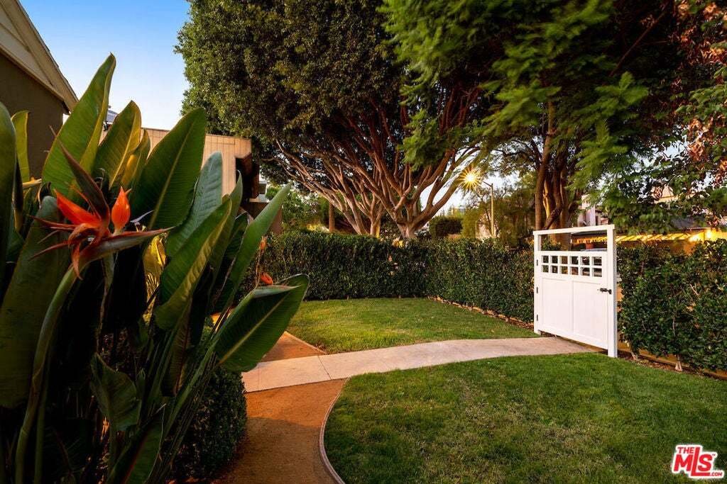 Los Angeles, California, United States 5 - 18601046