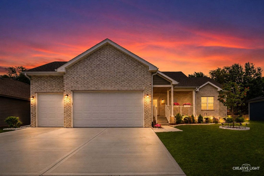 House in Joliet, Illinois, United States 1 - 17969380