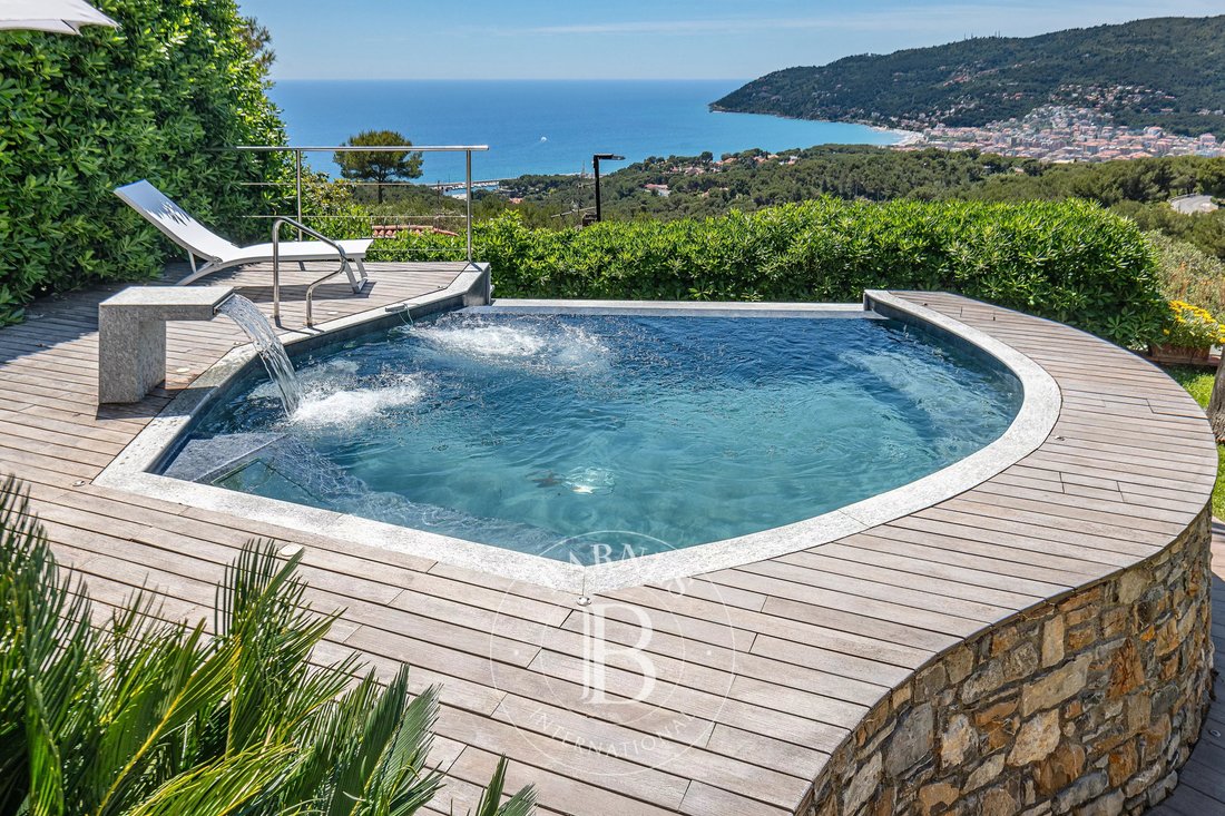 Villa in Pinamare, Andora, Liguria 1 - 18598357