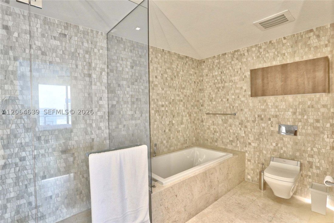 Condo in Miami, Florida, United States 5 - 18601009