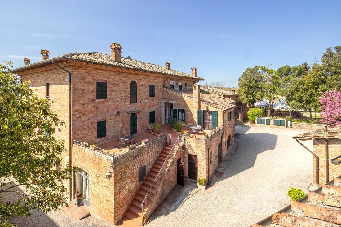 Farm Ranch in Montepulciano, Tuscany, Italy 4 - 18598339