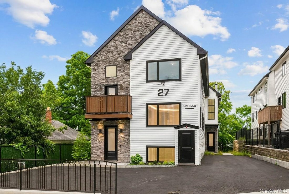 Condo in Spring Valley, New York, United States 1 - 18596570