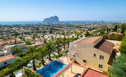 Villa in Calp / Calpe, Valencian Community, Spain 1