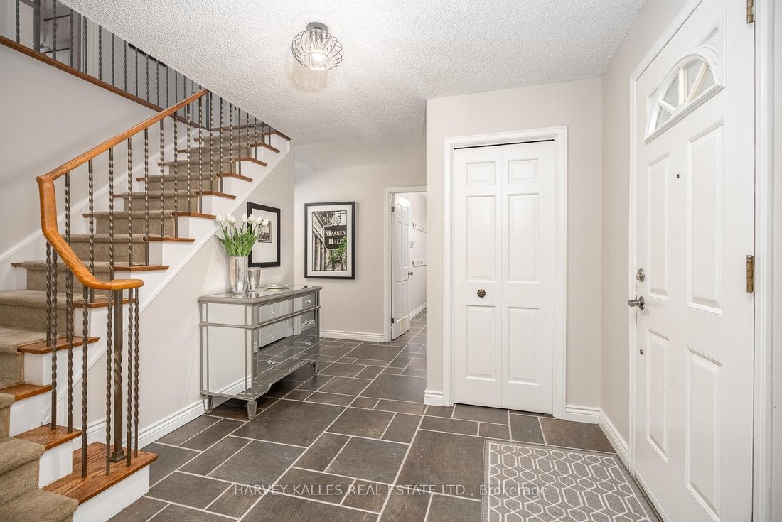 House in Mississauga, Ontario, Canada 4 - 18603486