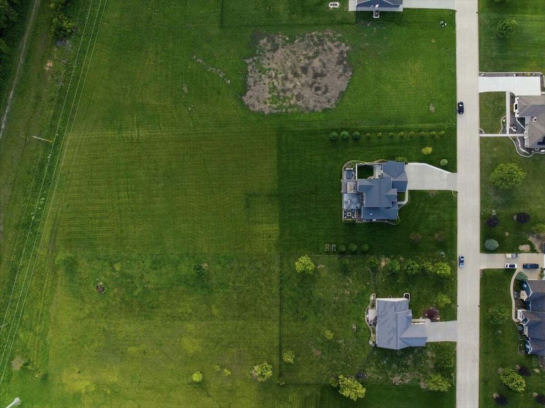 House in Bloomington, Illinois, United States 3 - 18601376
