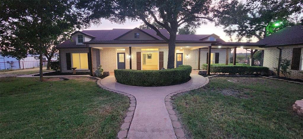 House in Sunset, Texas, United States 1 - 18597754