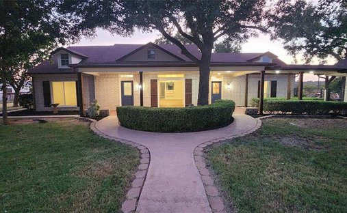 House in Sunset, Texas, United States 1