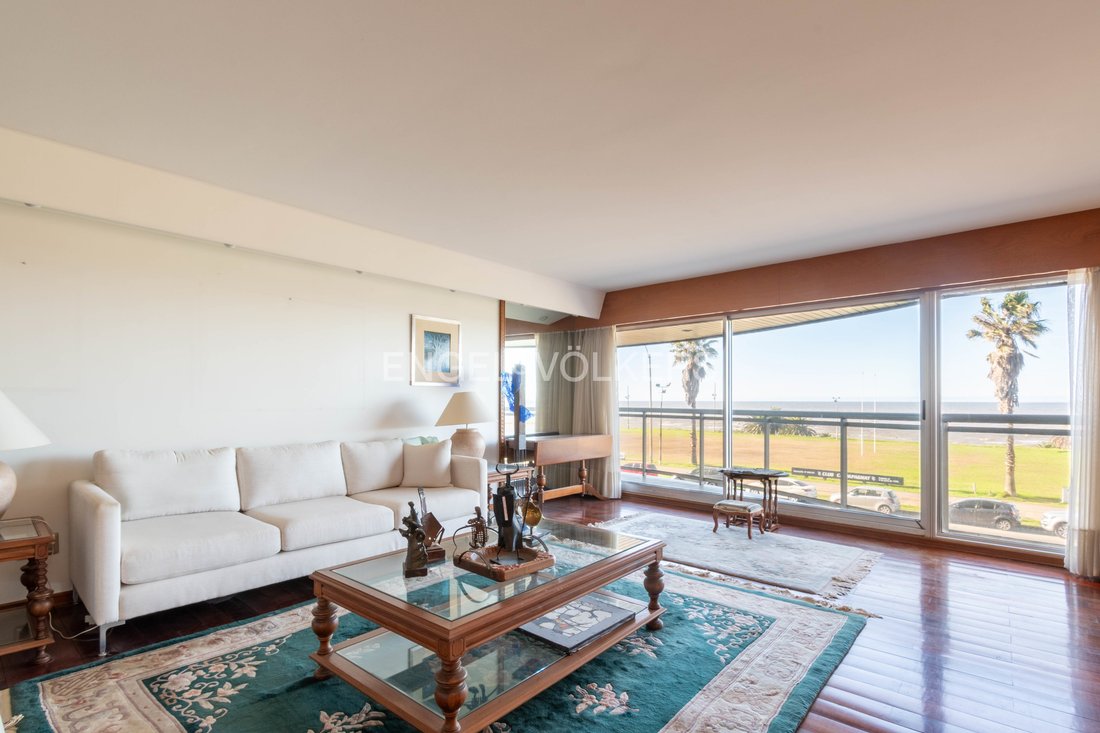 Apartment in Montevideo, Departamento de Montevideo, Uruguay 1 - 18596099