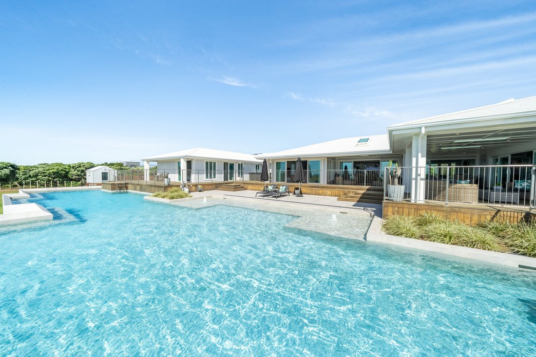 House in Waikanae Beach, Wellington, New Zealand 5 - 18601150