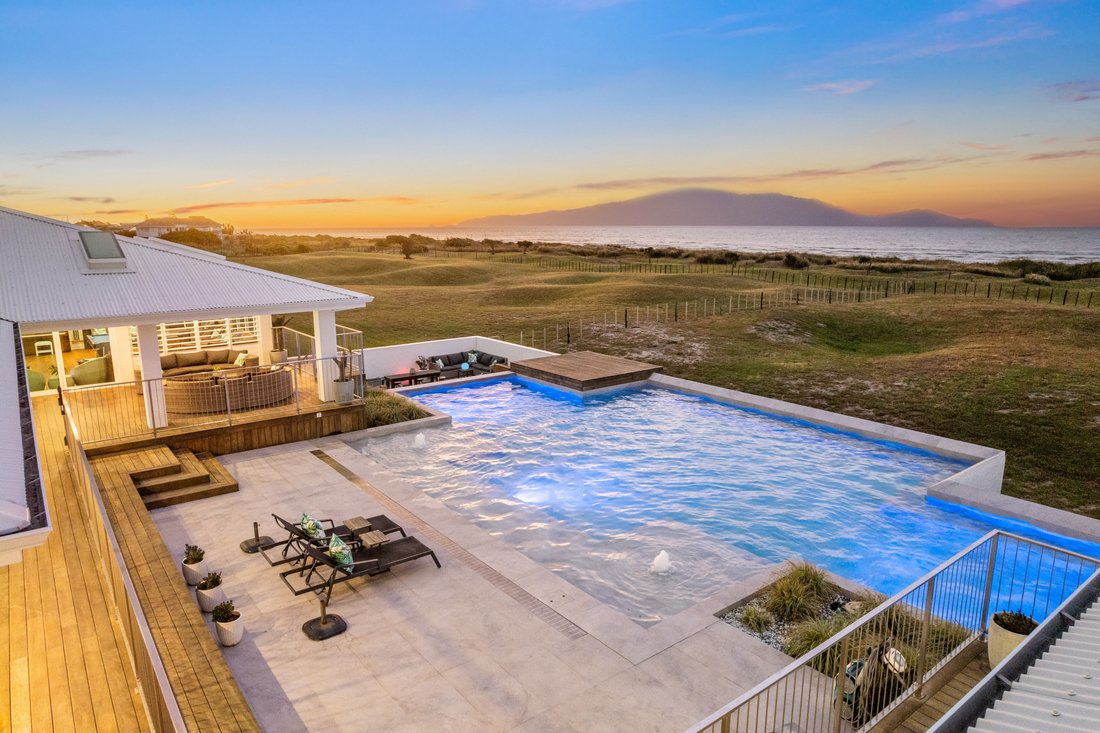 House in Waikanae Beach, Wellington, New Zealand 2 - 18601150