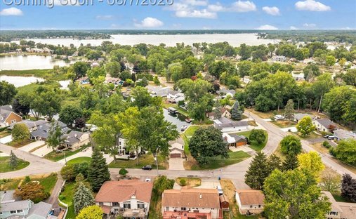 House in Sylvan Lake, Michigan, United States 1