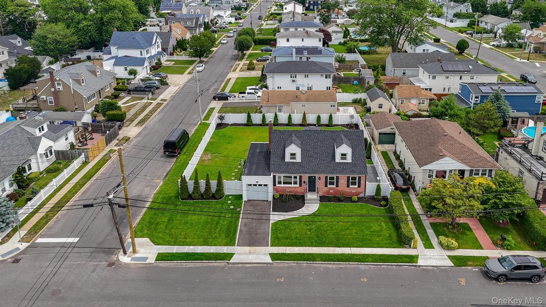 House in Lindenhurst, New York, United States 4 - 18604816