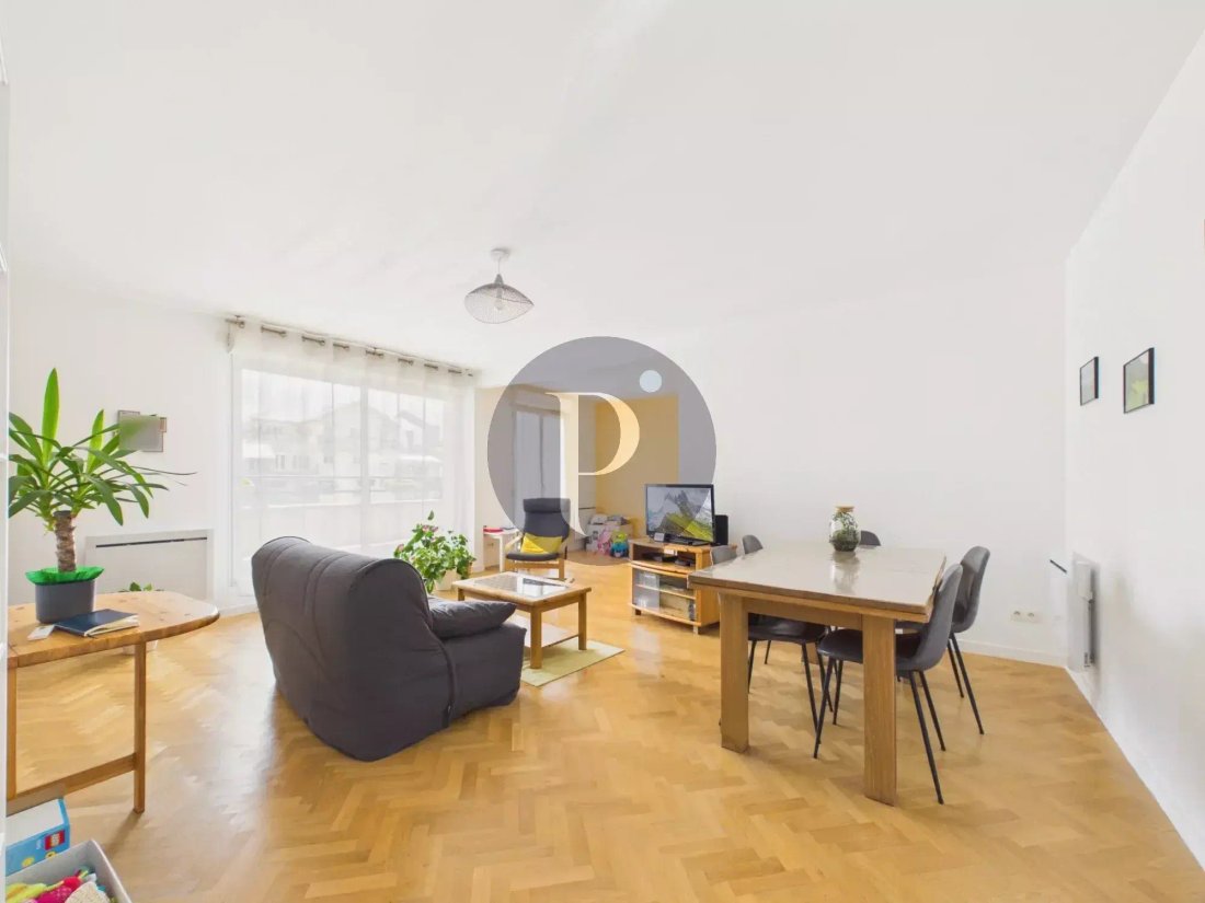 Apartment in Anatole France, Le Plessis-Robinson, France 2 - 18370823