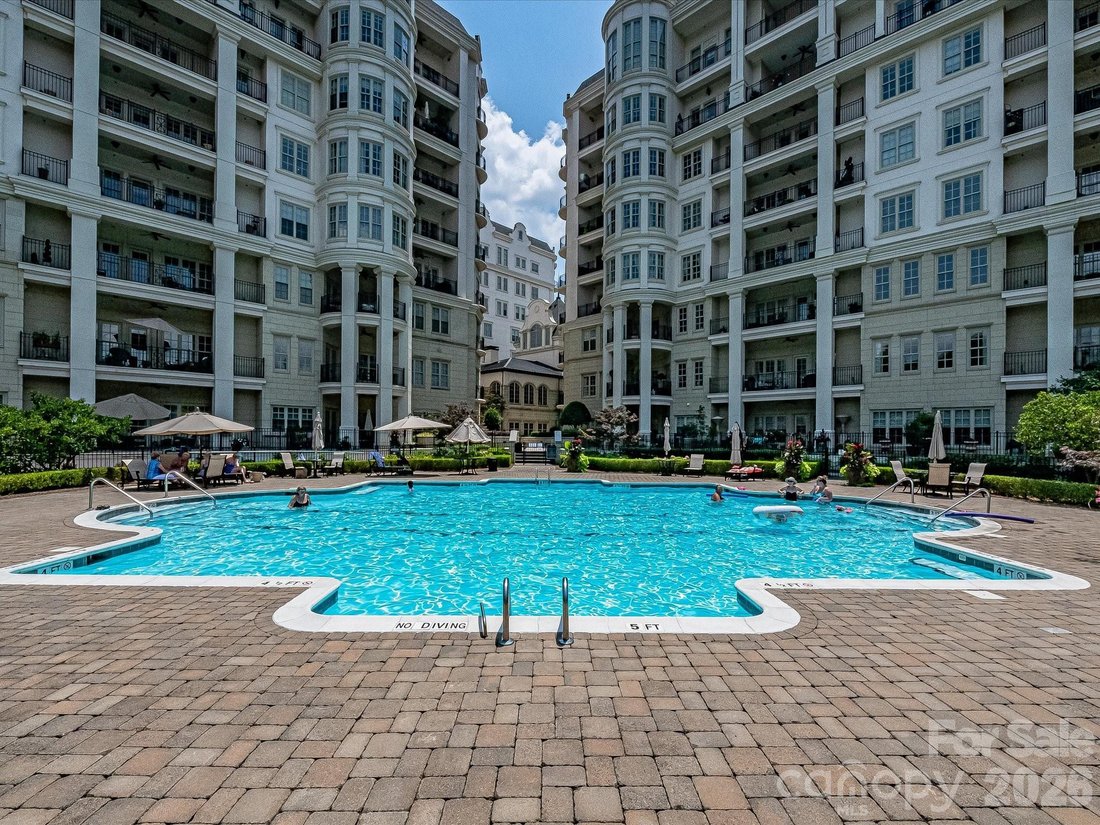 Condo in Charlotte, North Carolina, United States 4 - 18605004