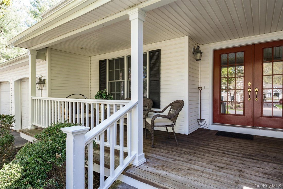 House in Huntington Station, New York, United States 5 - 18604853