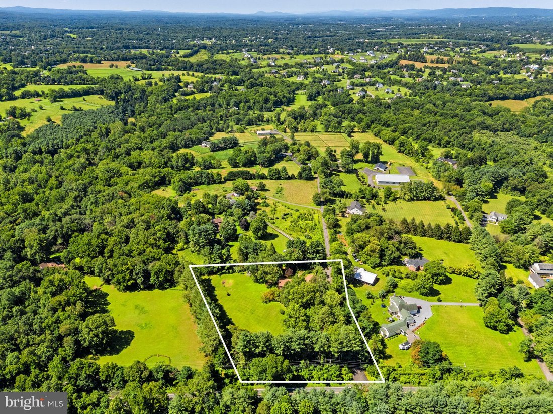 House in Hamilton, Virginia, United States 2 - 18604878