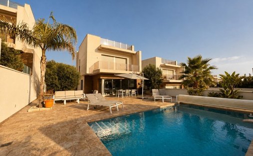House in San Miguel de Salinas, Valencian Community, Spain 1