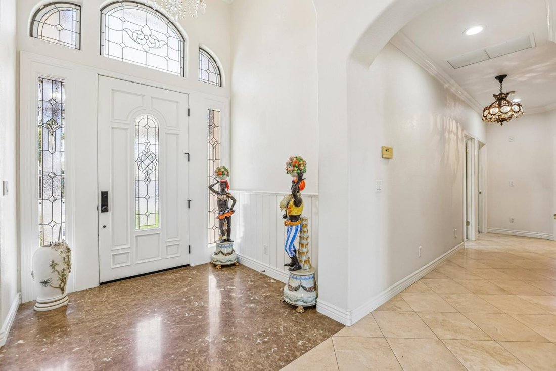 Casa a Hollister, California, Stati Uniti 3 - 18604520