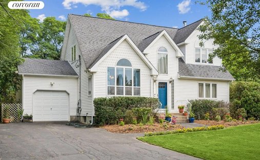House in Center Moriches, New York, United States 1