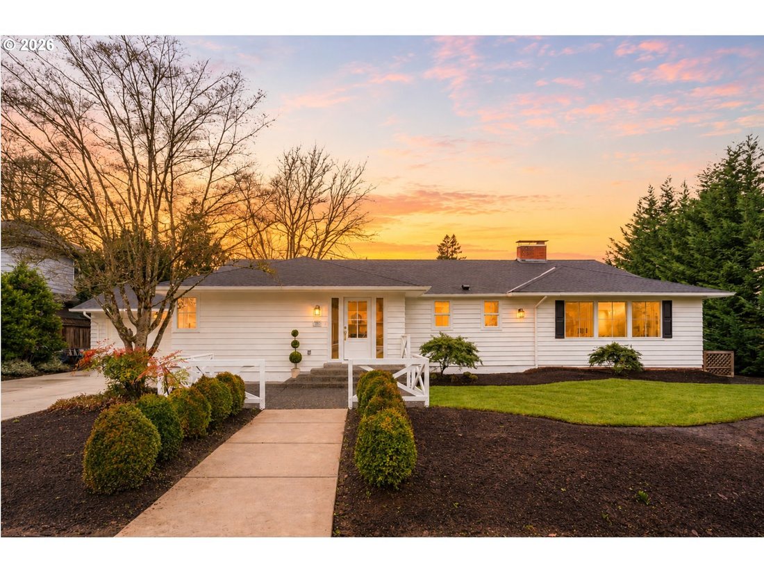 House in Cedar Hills, Oregon, United States 1 - 17262726