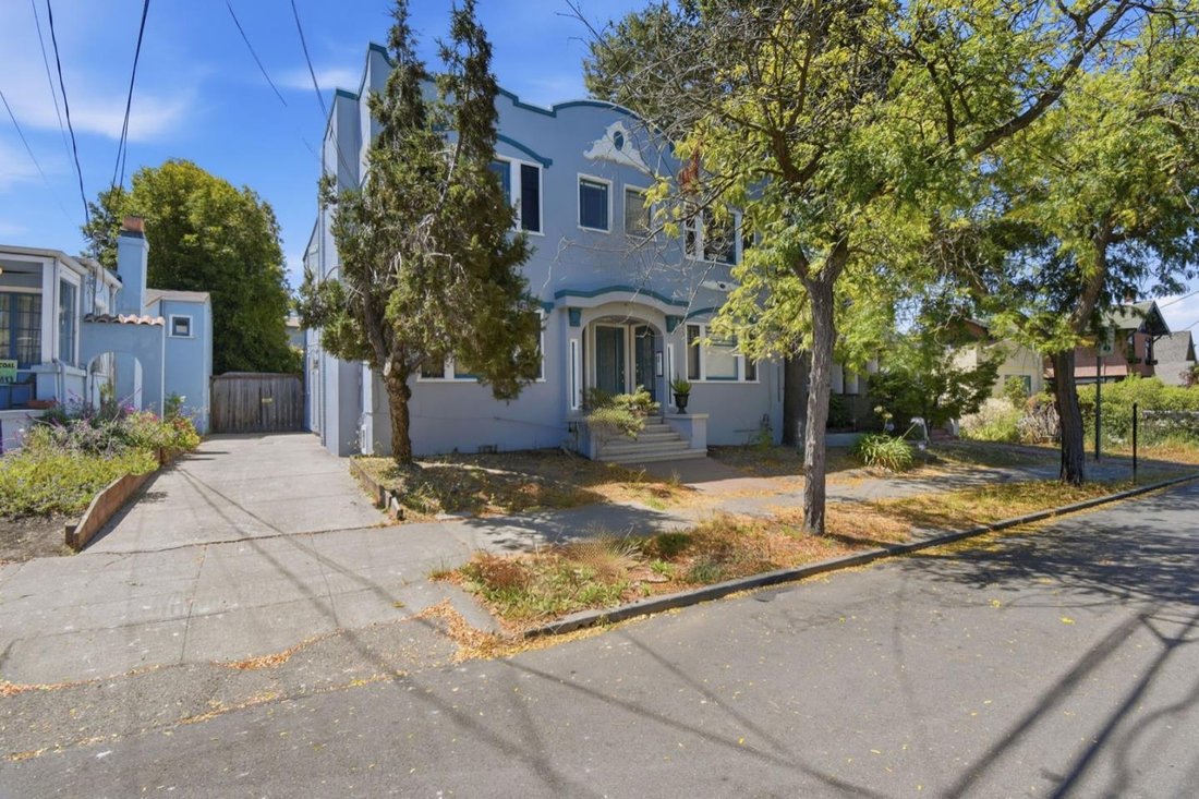 Alameda, California, United States 2 - 18604492