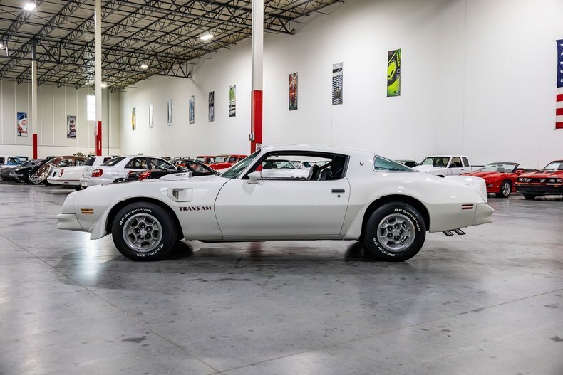 Coupe in Plainfield, United States 3 - 18605264