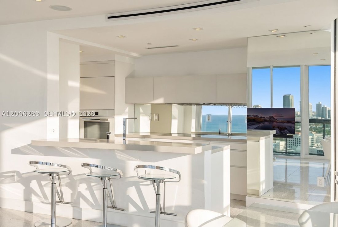 Condo in Miami Beach, Florida, United States 5 - 18604918