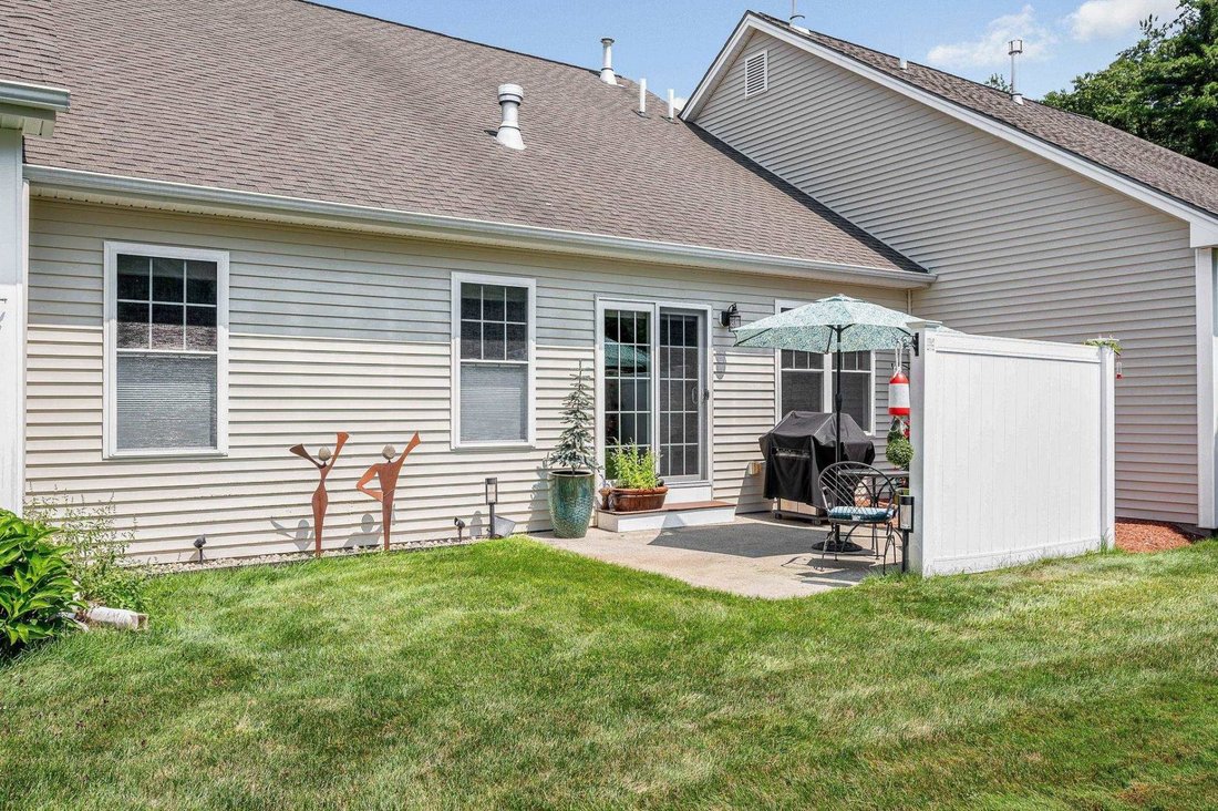 Condo in Hudson, New Hampshire, United States 3 - 18604360