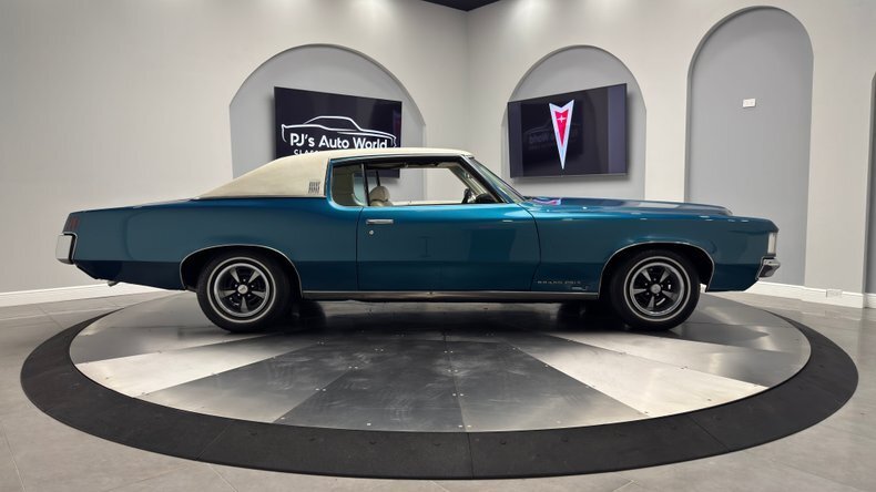 Special Order Paint Color  400 V8  Cold A/C! in Clearwater, United States 4 - 18604754
