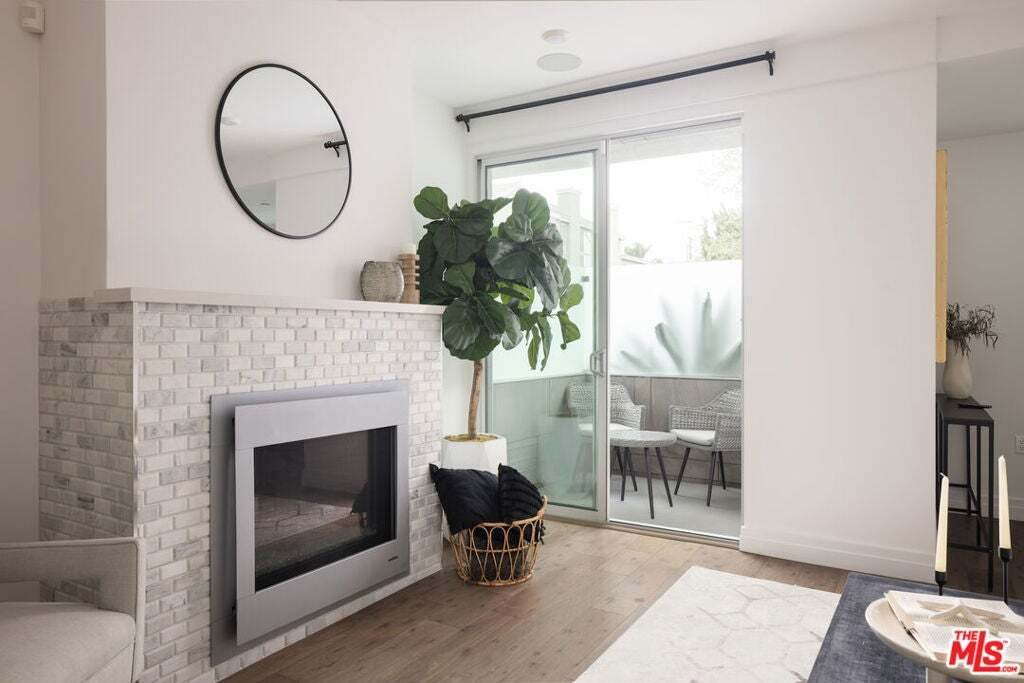 Condo in Los Angeles, California, United States 3 - 18604735