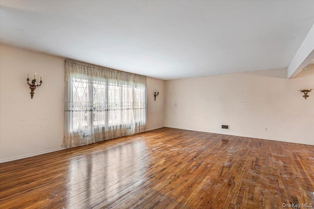 House in New York, New York, United States 4 - 18605138