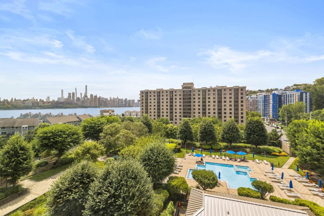 Condo in North Bergen, New Jersey, United States 2 - 18604933