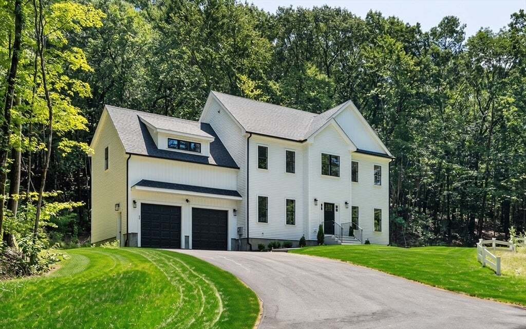 House in Grafton, Massachusetts, United States 2 - 18604139