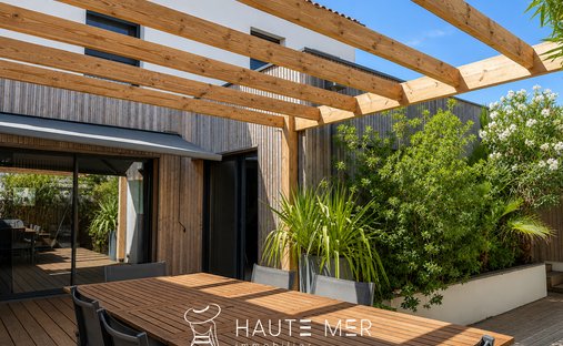 House in Olonne-sur-Mer, Les Sables-d'Olonne, France 1