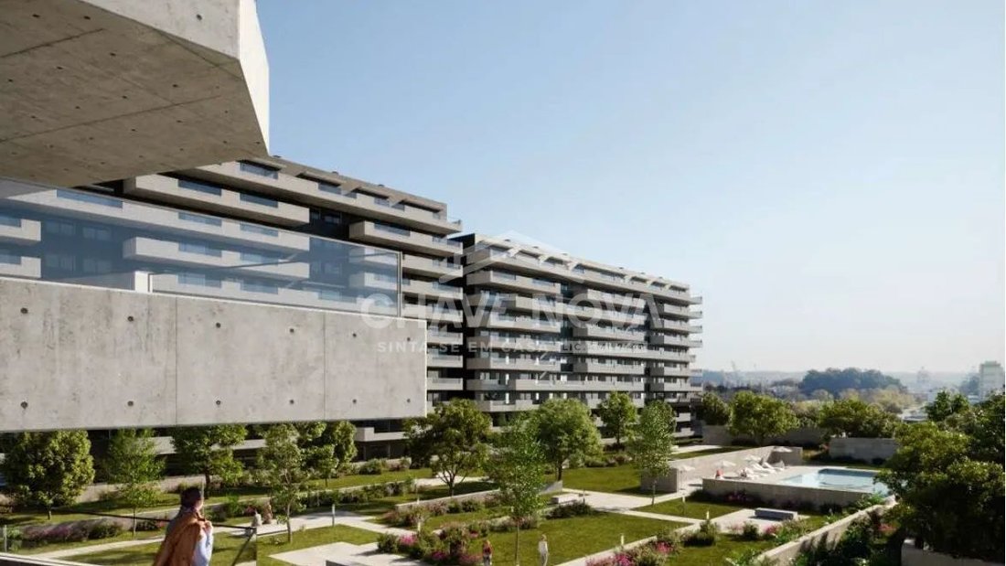 Apartment in Mafamude e Vilar do Paraiso, Porto District, Portugal 1 - 18605587