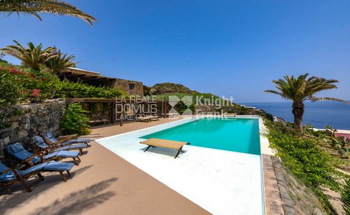 Villa in Pantelleria, Sicily, Italy 1