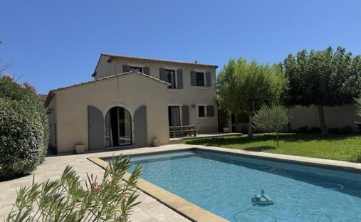 House in Maubec, Provence-Alpes-Côte d'Azur, France 1