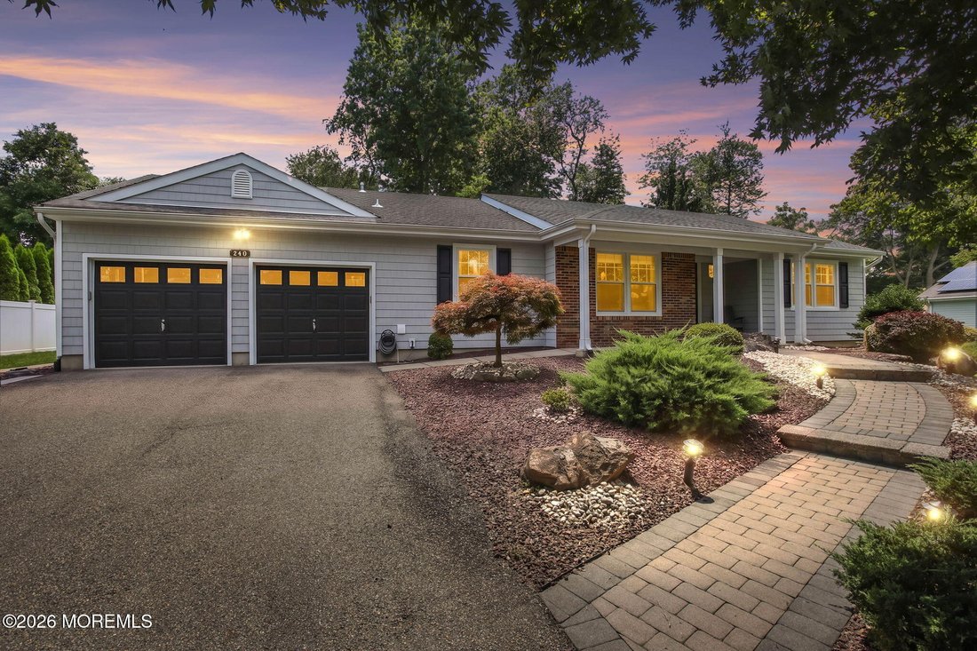 House in Freehold Township, New Jersey, United States 1 - 18605786