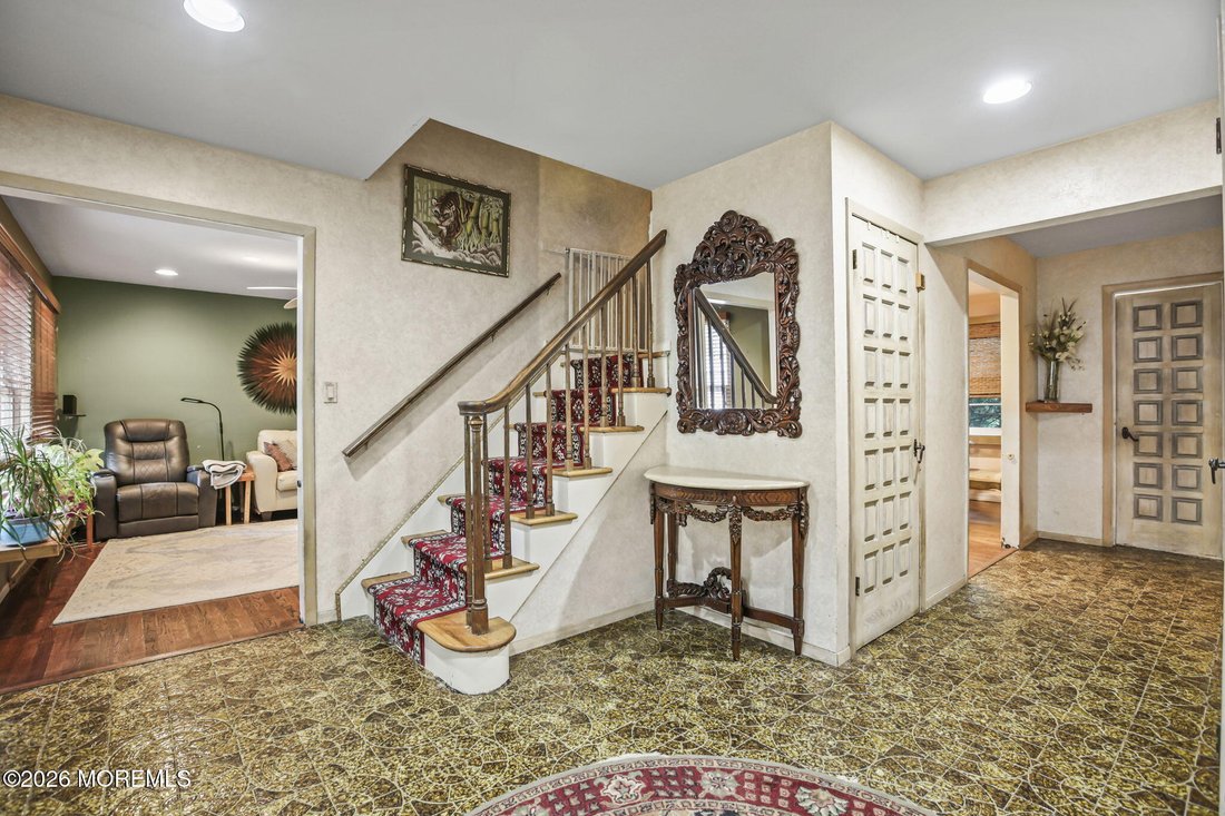 House in Marlboro Township, New Jersey, United States 5 - 18605748
