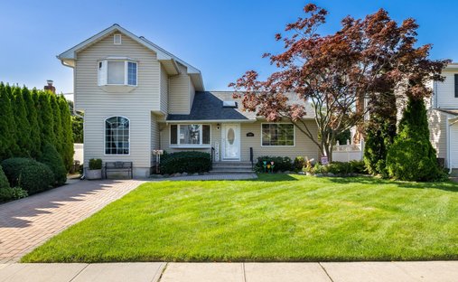 House in Seaford, New York, United States 1