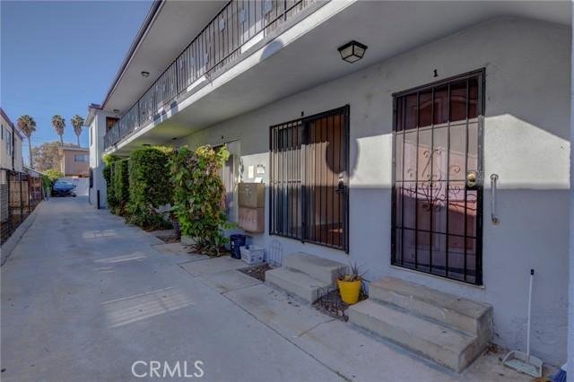 Los Angeles, California, United States 2 - 18606052