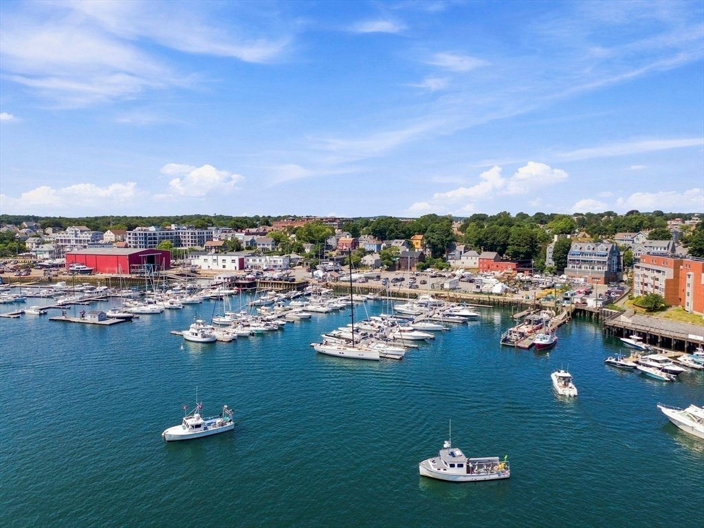 Condo in Beverly, Massachusetts, United States 3 - 18605889