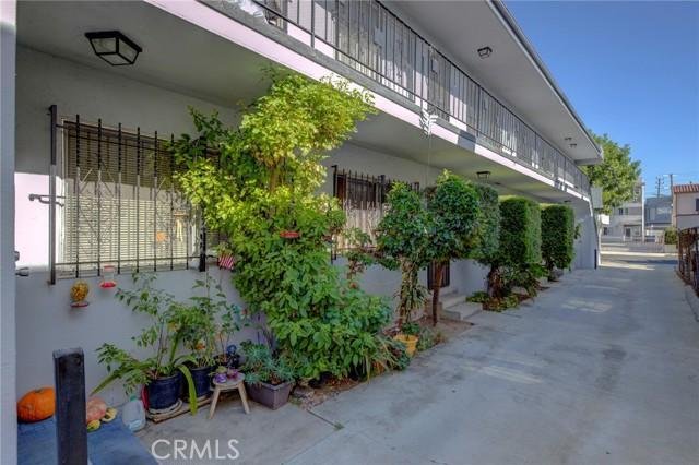 Los Angeles, California, United States 3 - 18606052