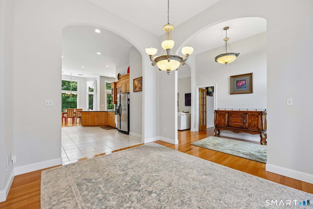 House in Southington, Connecticut, United States 4 - 18605719