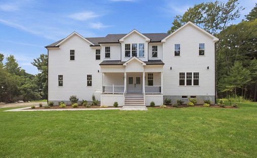 Holliston, Massachusetts, United States 1