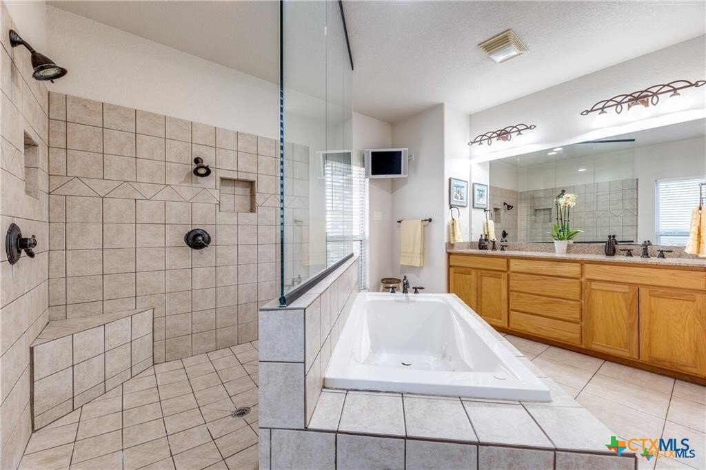 House in Seguin, Texas, United States 2 - 18606132