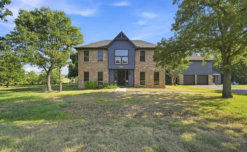 House in Whitney, Texas, United States 1